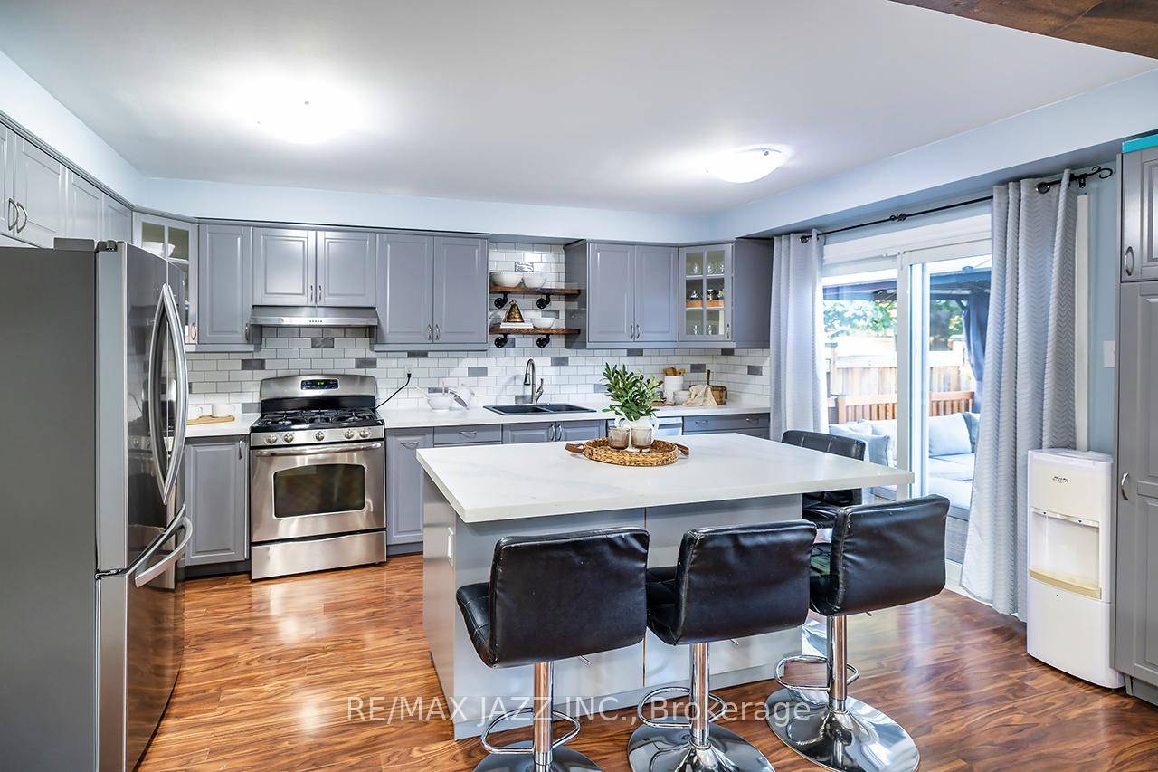 Nestled on a quiet crescent in Aspen Springs, West Bowmanville, this spacious one of the largest linked models in the area and thoughtfully updated 3 bedroom BONUS ROOM easily convertible ...