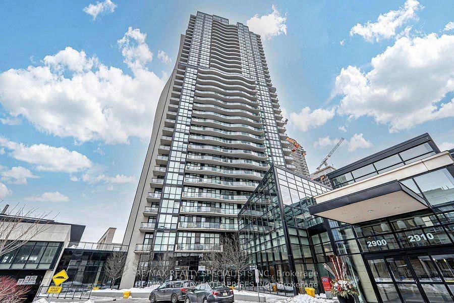 Award winning, luxury building in the hear of Vaughn, wiht steps to TTC Subway !