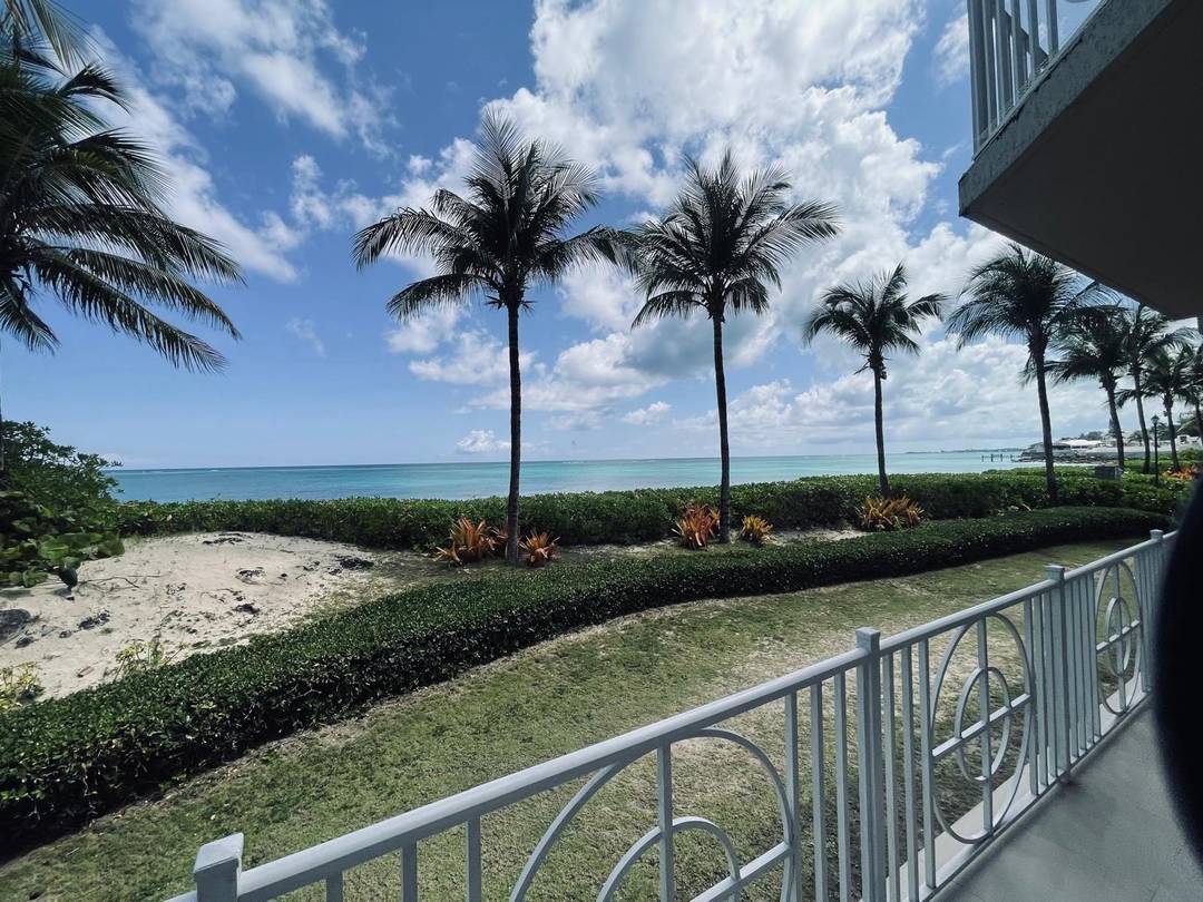 UNIT 1 LOVE BEACH WALK Condo New-Providence