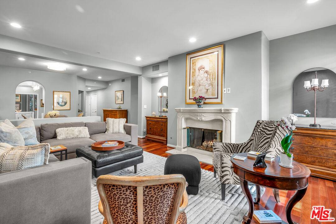 11740  W Sunset Blvd 2BR Brentwood La