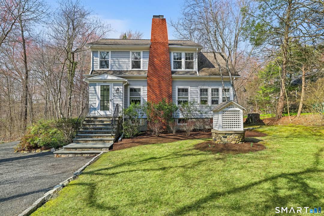 Move in ready, renovated New Canaan charmer.