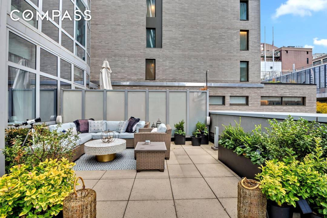 Stunning mint condition townhouse style duplex glamorously set within the amenities of a luxury condominium tower.