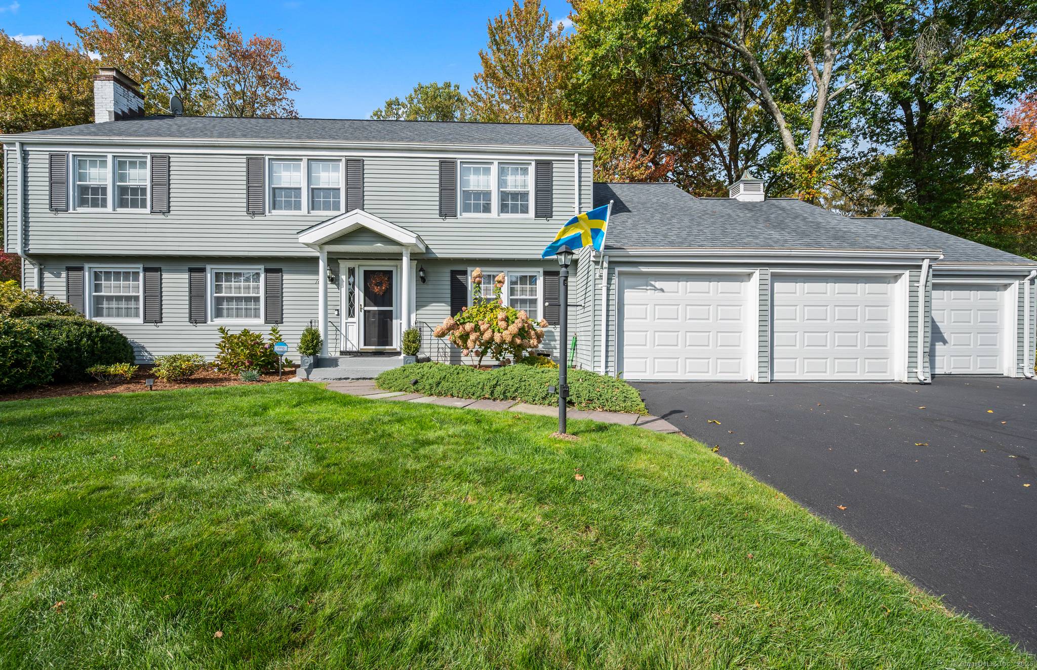 Quite simply perfect. Thoughtfully designed, updated and now ready for you to celebrate the Holidays here on sought after Hunter Drive.