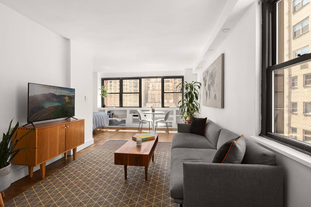 Chic Corner Alcove Studio with Open Views in Prime Murray Hill !
