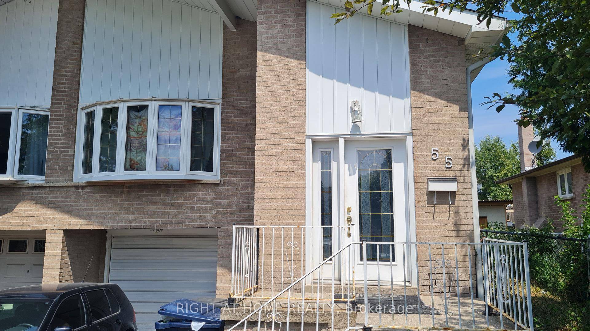 Spacious 2 Bedroom Main Level Apartment for Rent in Scarborough.