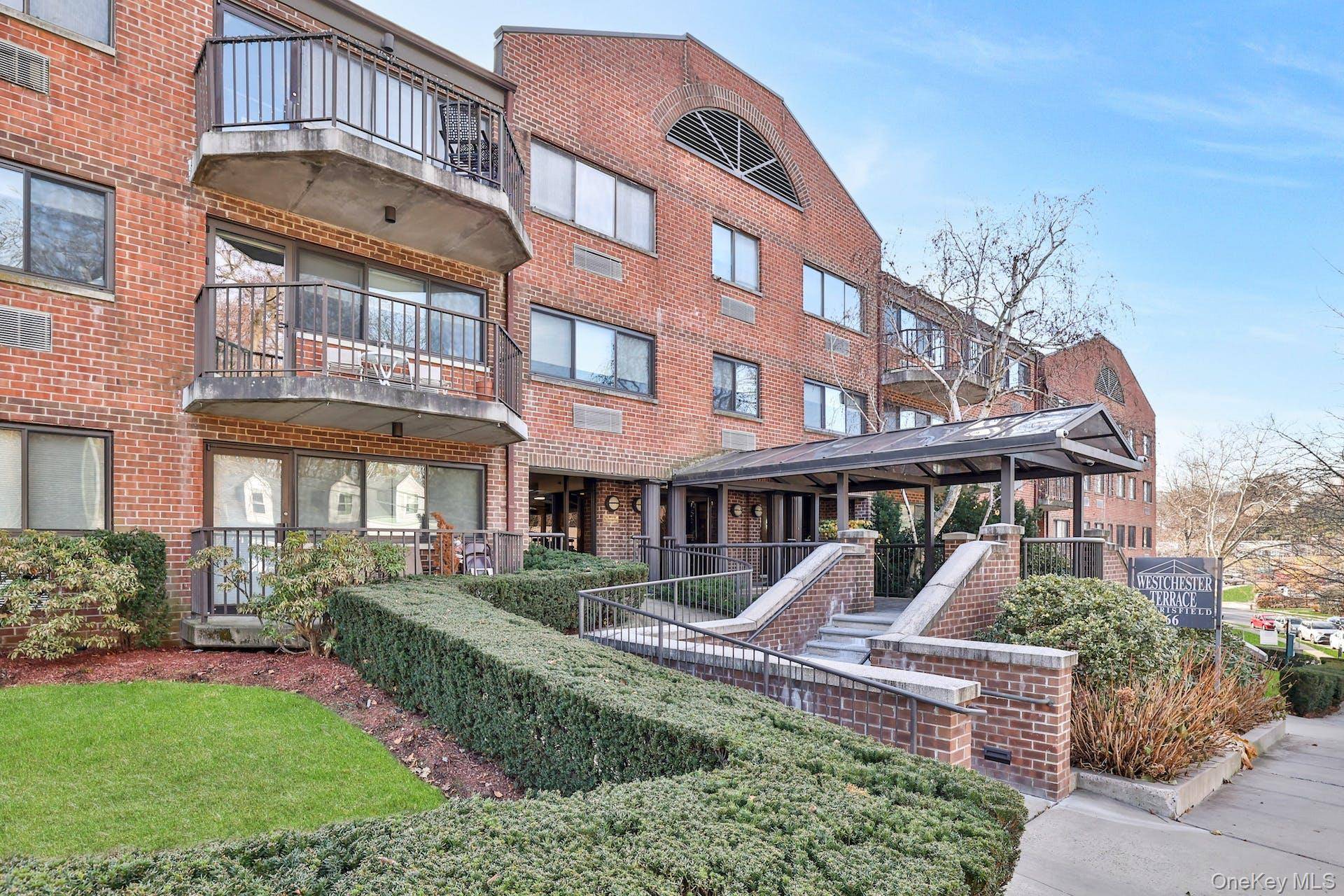 Completely renovated 2 bedroom, 2 full bath condo in the wonderful Westchester Terrace is ready for you !