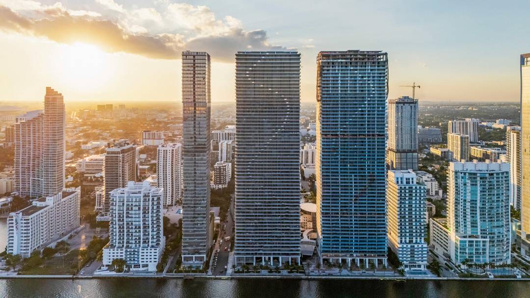 The Top Floor Penthouse !