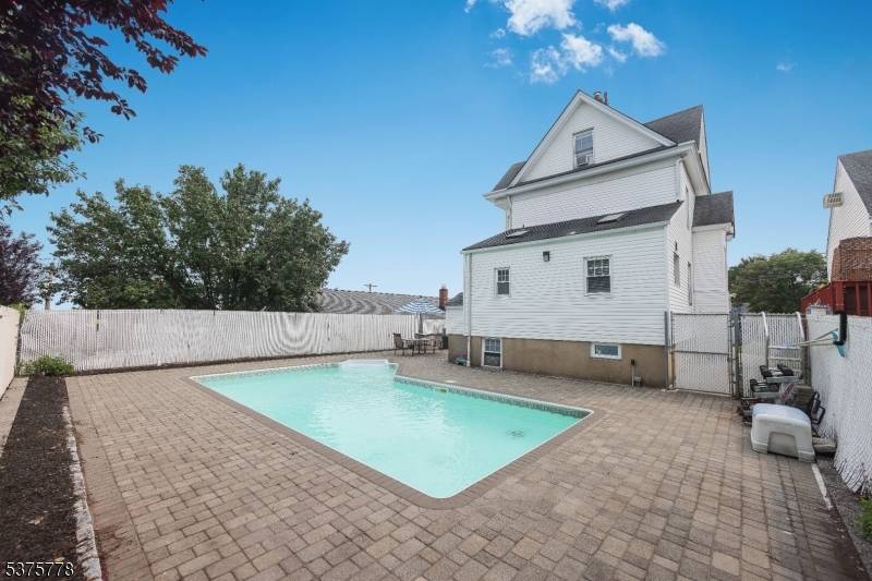 Union Ave Wood-Ridge Boro New Jersey Two-Story
