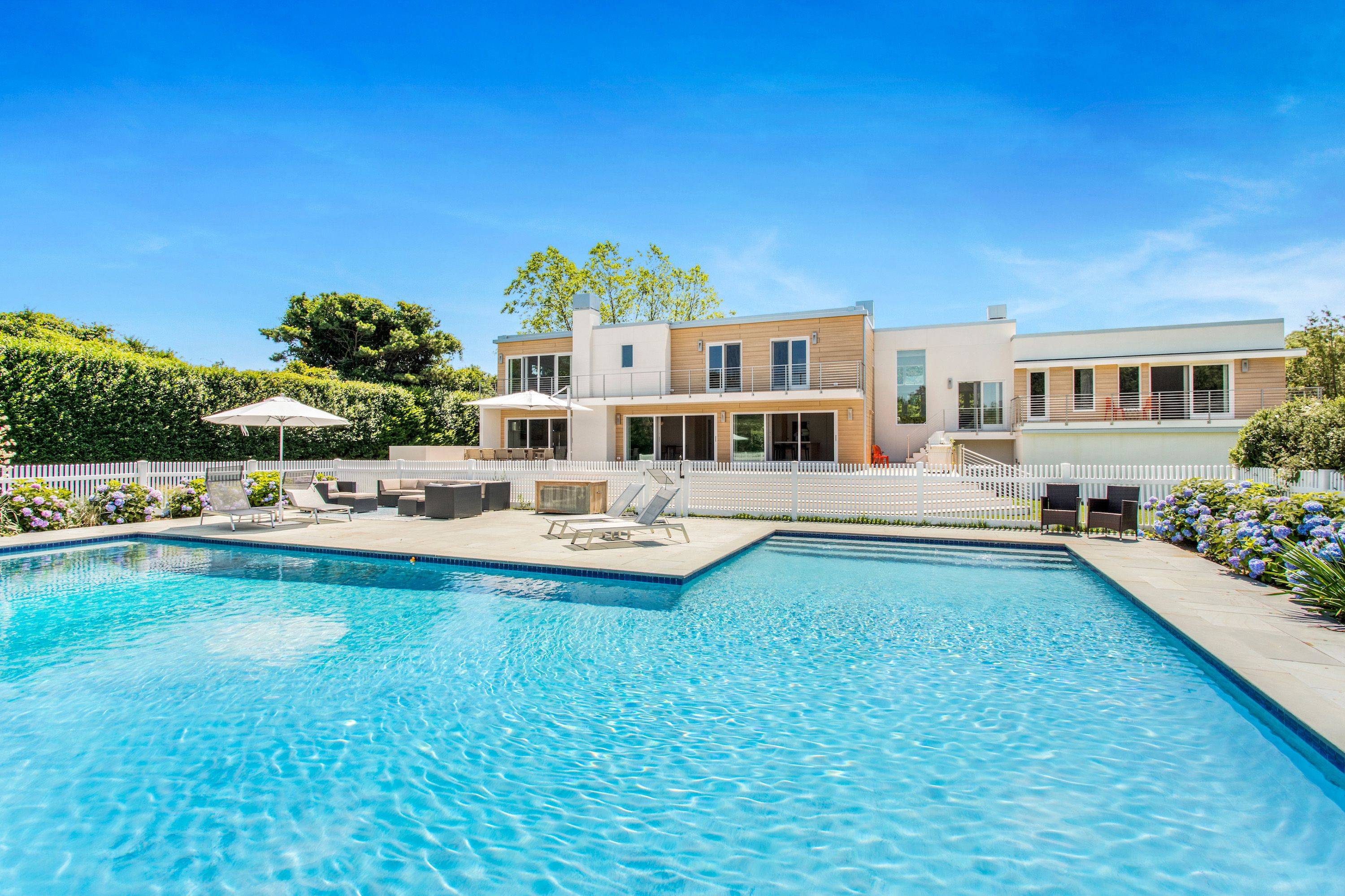 Elegantly Renovated Sagaponack South