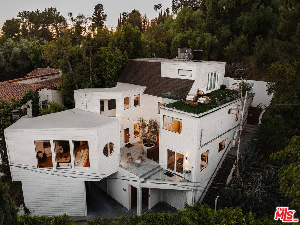 2261   Vasanta Way 3BR Hollywood Hills East La