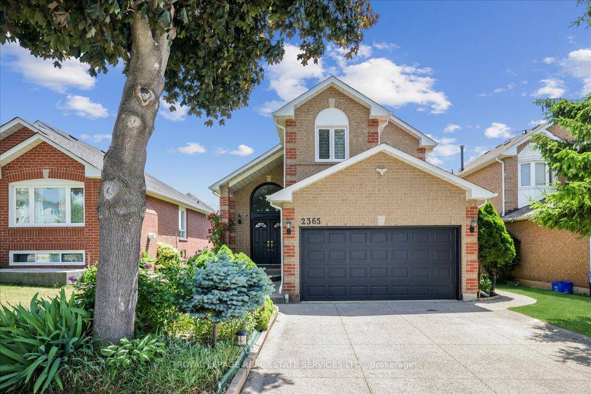 Welcome to 2365 Grand Ravine Drive, a beautifully updated detached home in the heart of Oakville's sought after River Oaks community.