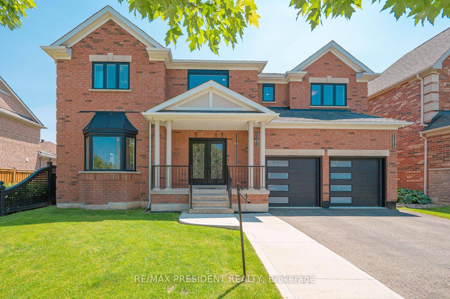 Luxury Living in a Prime Location !