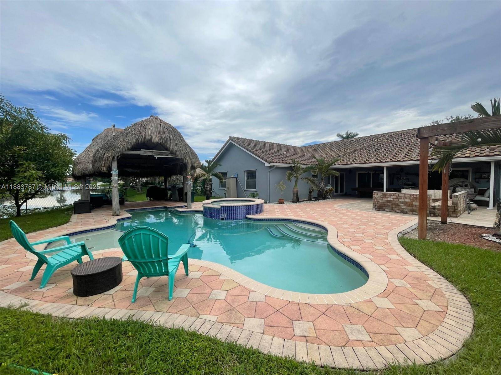 Beautifully maintained 4br 2.