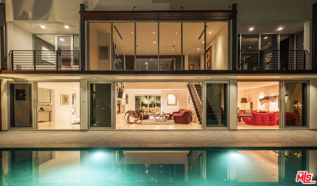 1545   Sunset Plaza Dr 4BR Sunset Strip La