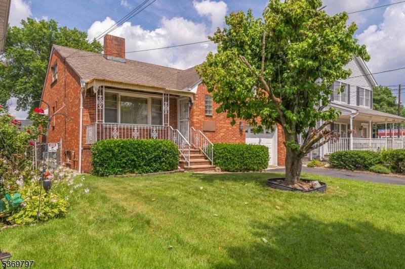 Welcome to your next chapter in this charming and spacious Cape !