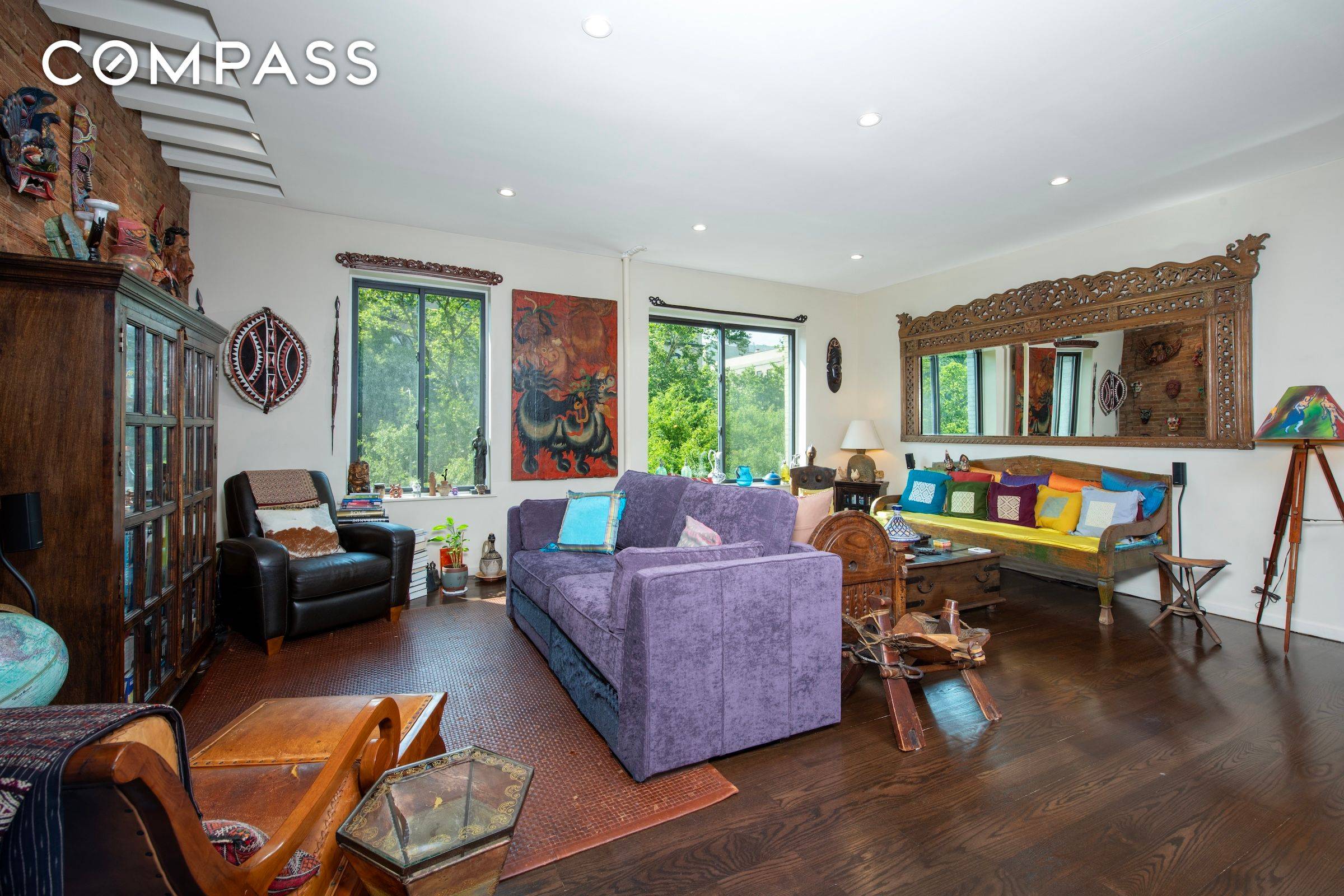 Splendid 2 bedroom 2 bath apartment, 1 block from Central Park !
