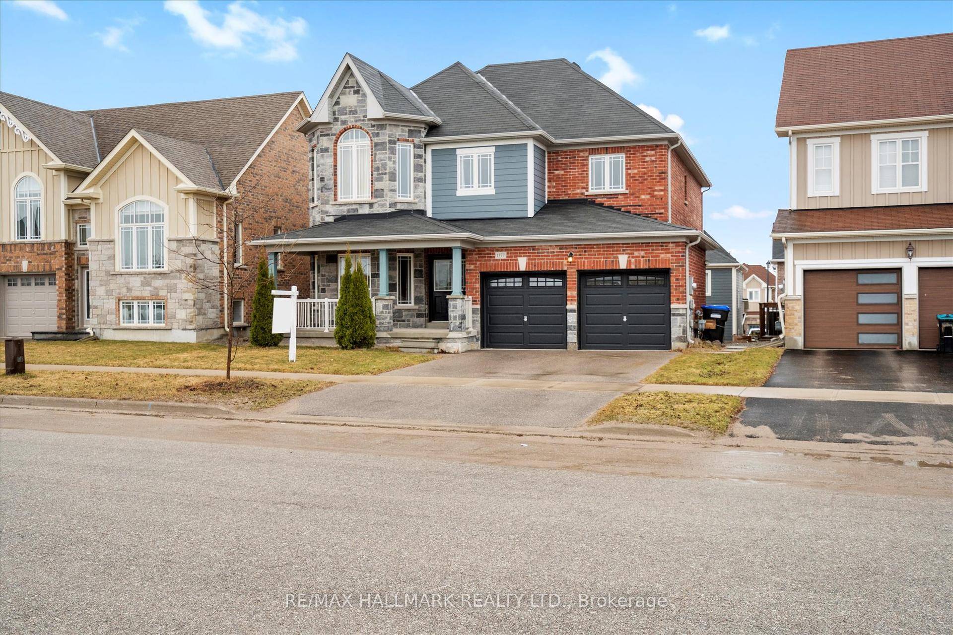Welcome to this beautifully maintained 4 2 bedroom, 5 bathroom family home nestled on a generous 46.