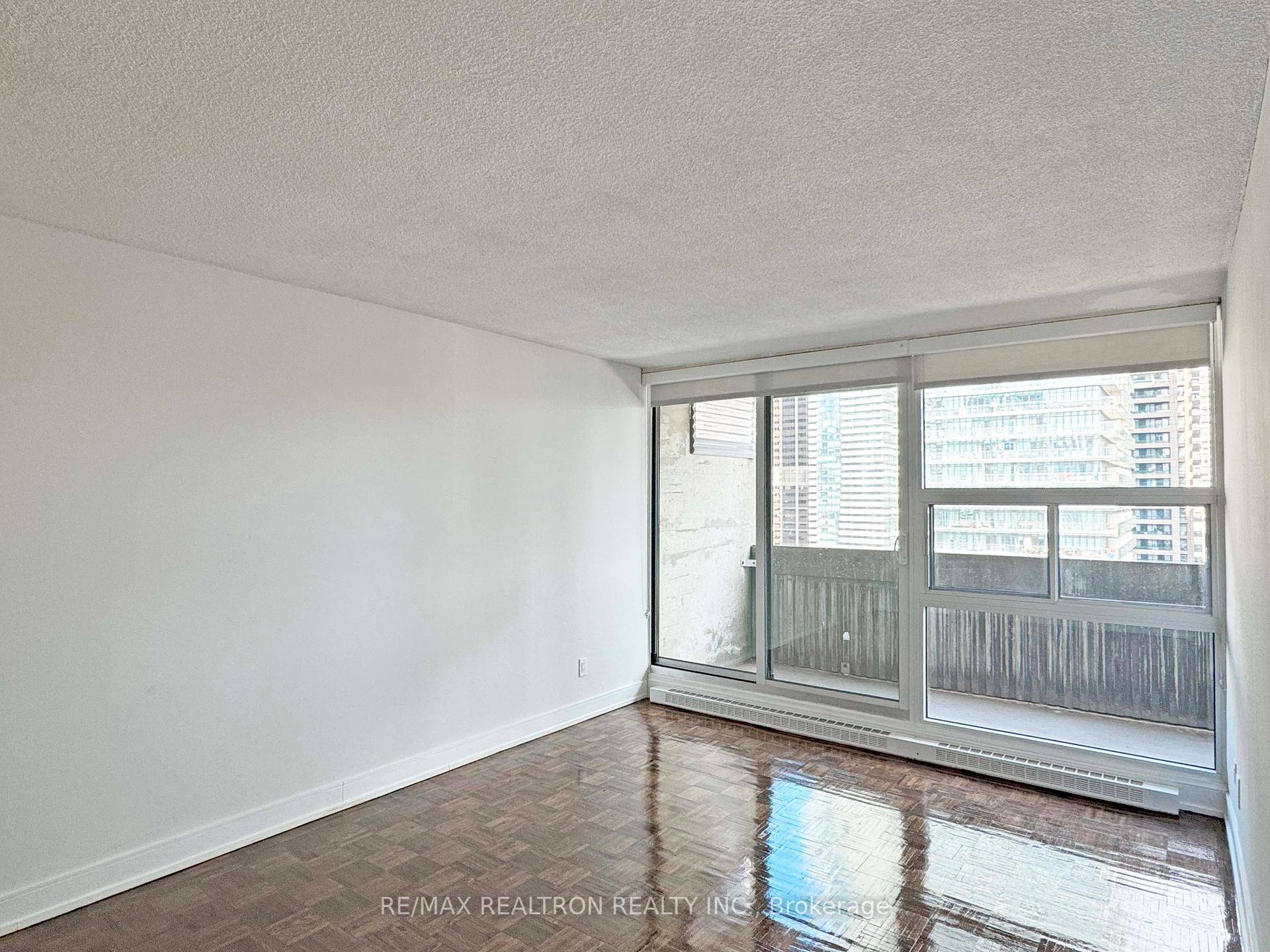 One month free rent on a 12 month lease OR two 2 free months on a 24 month lease with no rent increase for 2nd year, contact LA for details ...