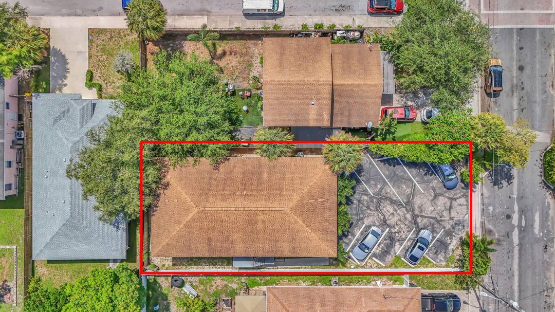 Exceptional investment opportunity in the heart of Lake Worth Beach !