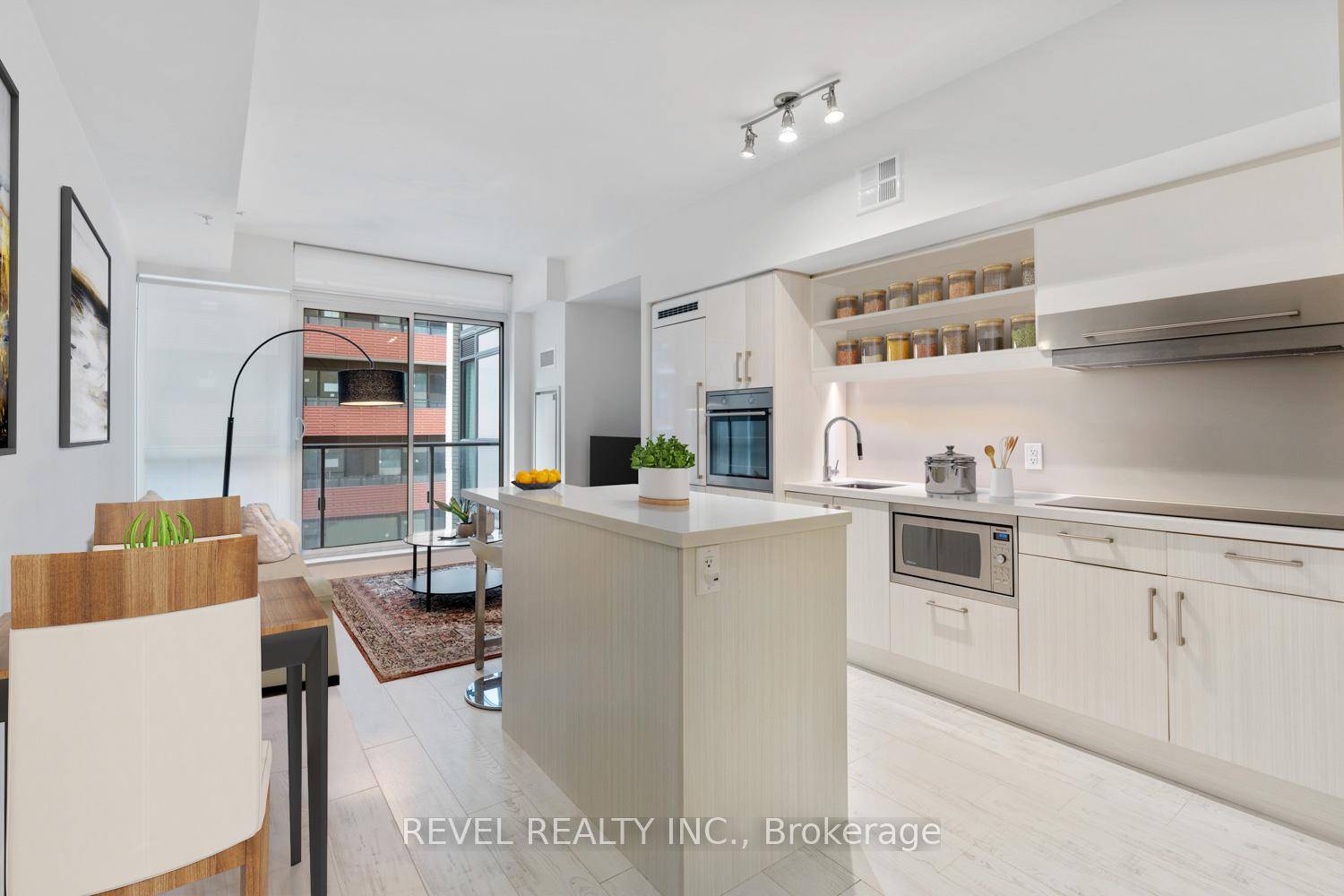 Looking for a stylish downtown condo that doesn't compromise on location or functionality ?