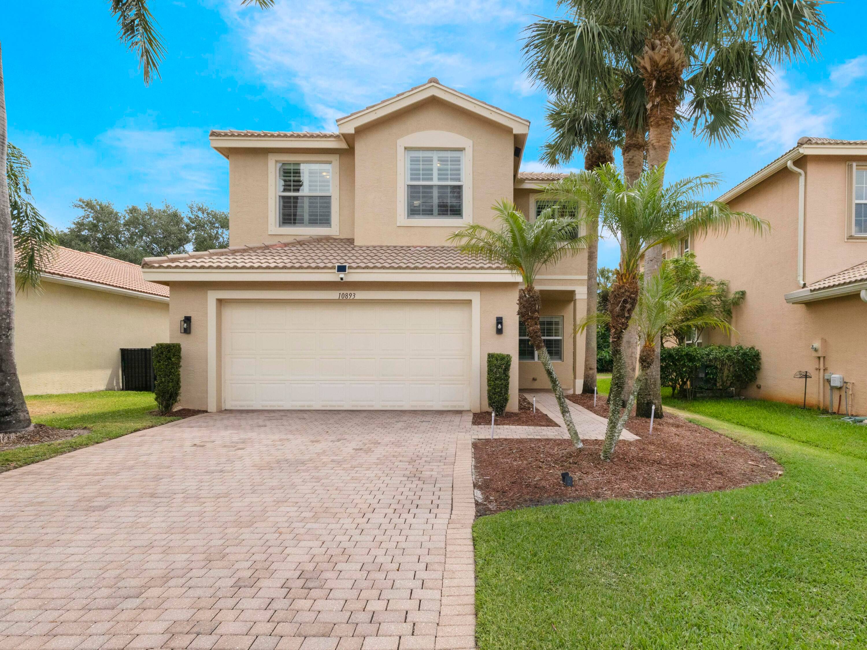 Welcome to Greystone West Boynton's Hidden Gem !