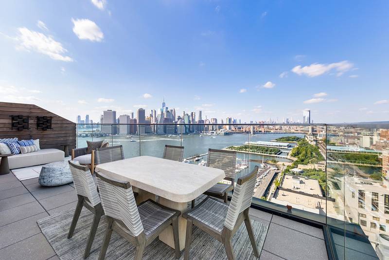 High Rise Apartments in Brooklyn Heights For Sale