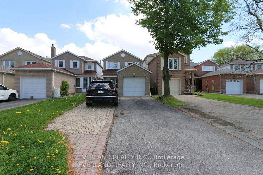 Excellent Location ! Fabulous 3 2 Bedroom Home in Prime Area.