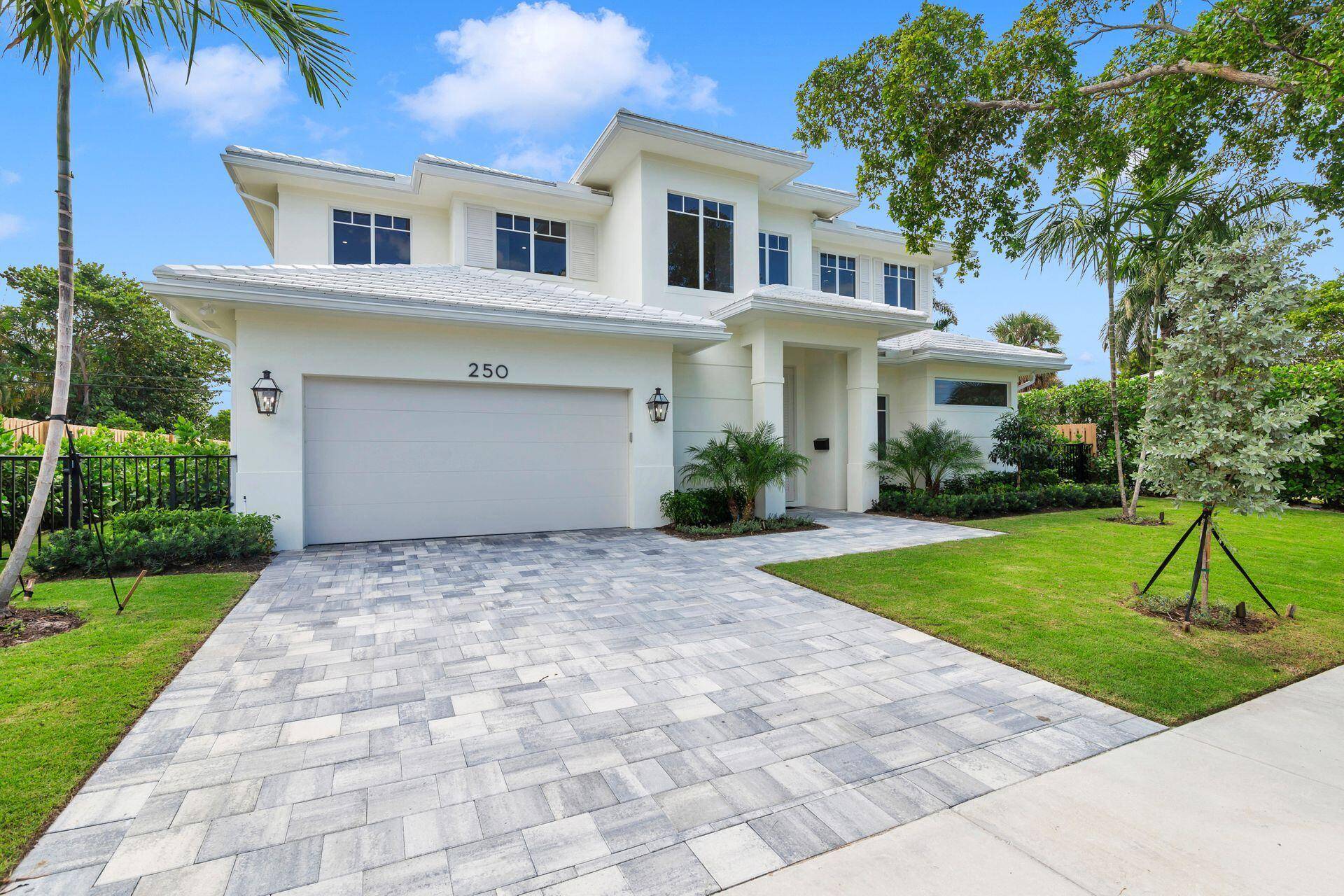 Located in the heart of the desirable 'SoSo' neighborhood, this NEW CONSTRUCTION home offers four bedrooms, four and one half bathrooms with over 4000 living and over 5200 total square ...