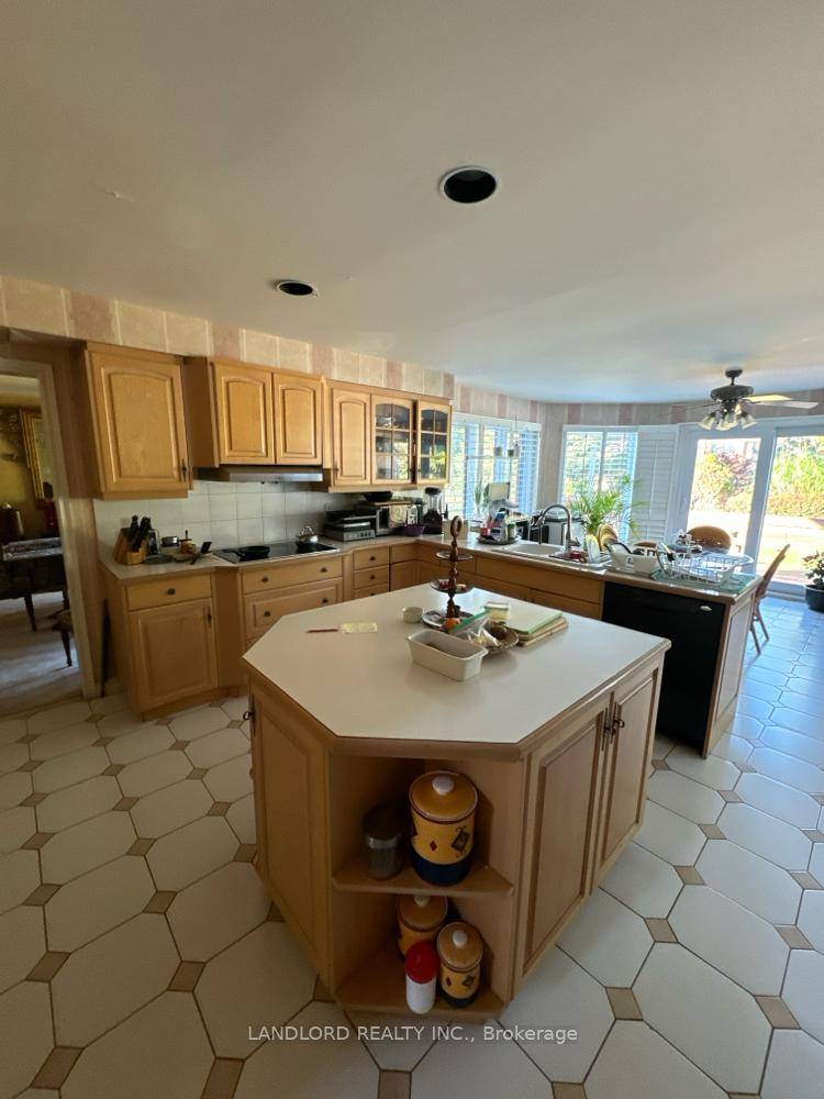 Beautifully Maintained And Professionally Managed 4 Bed, 4 Bath Home In The Heart Of Richmond Hill.