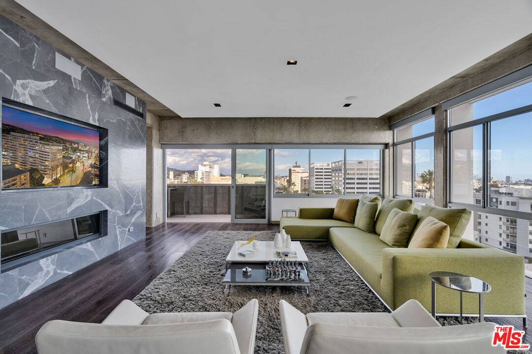 7135 Hollywood Blvd 1BR Hollywood Hills East La