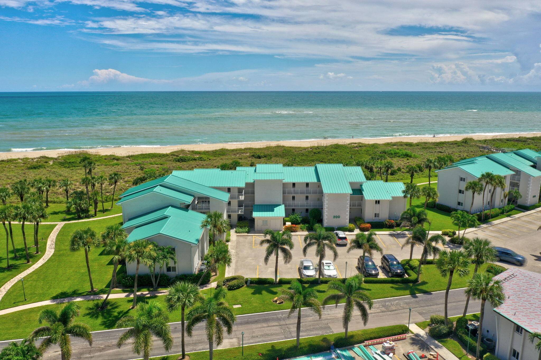 Oceanfront Getaway with Stunning Views !