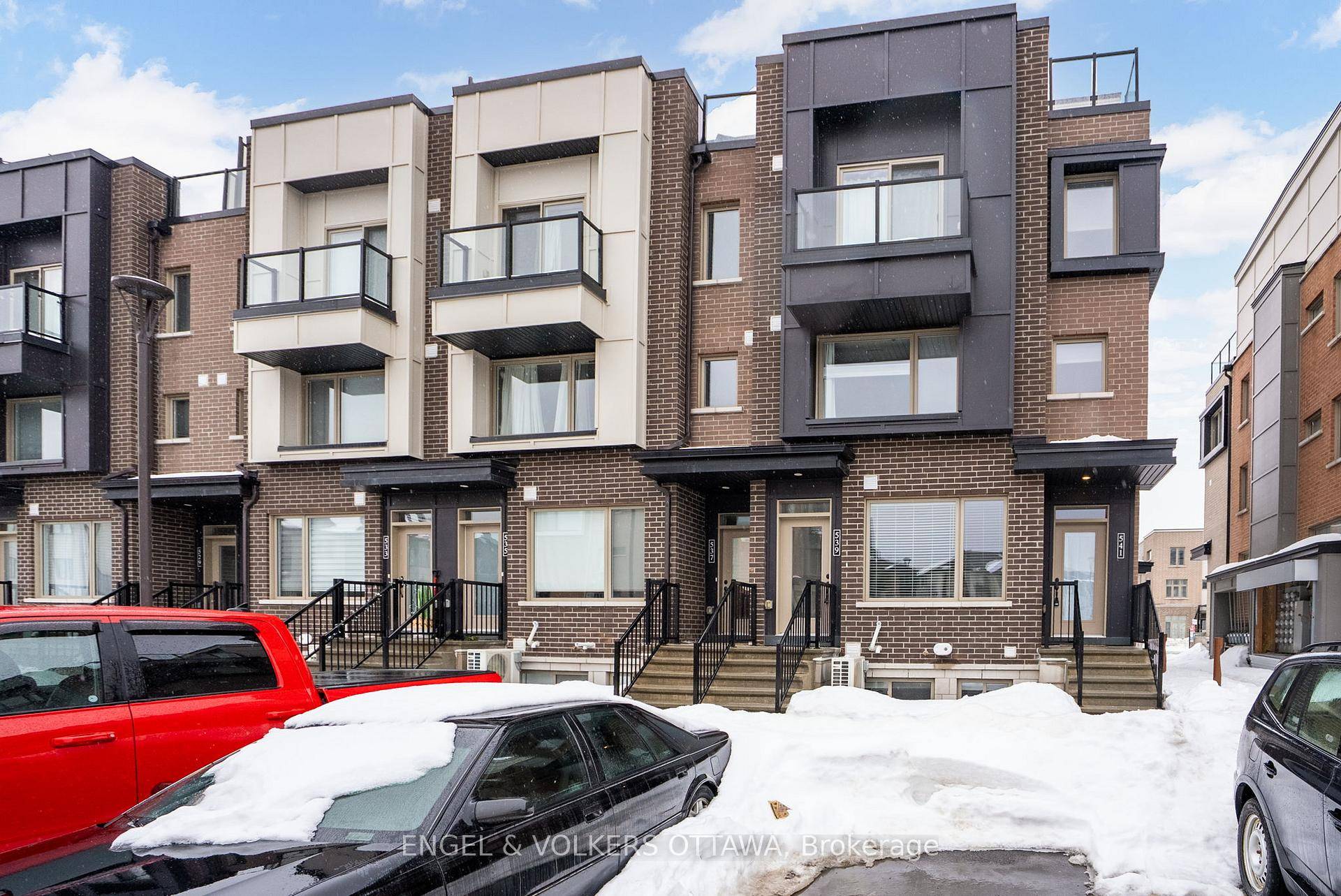Welcome to 539 Takamose Private in sought after Wateridge Village !