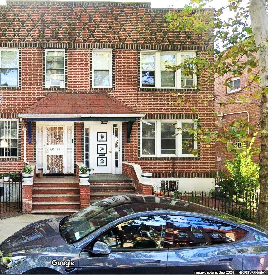Large 3 bedroom apartment on 2nd Floor of a private 2 family brick house, 2 blocks from 7 train amp ; LIRR