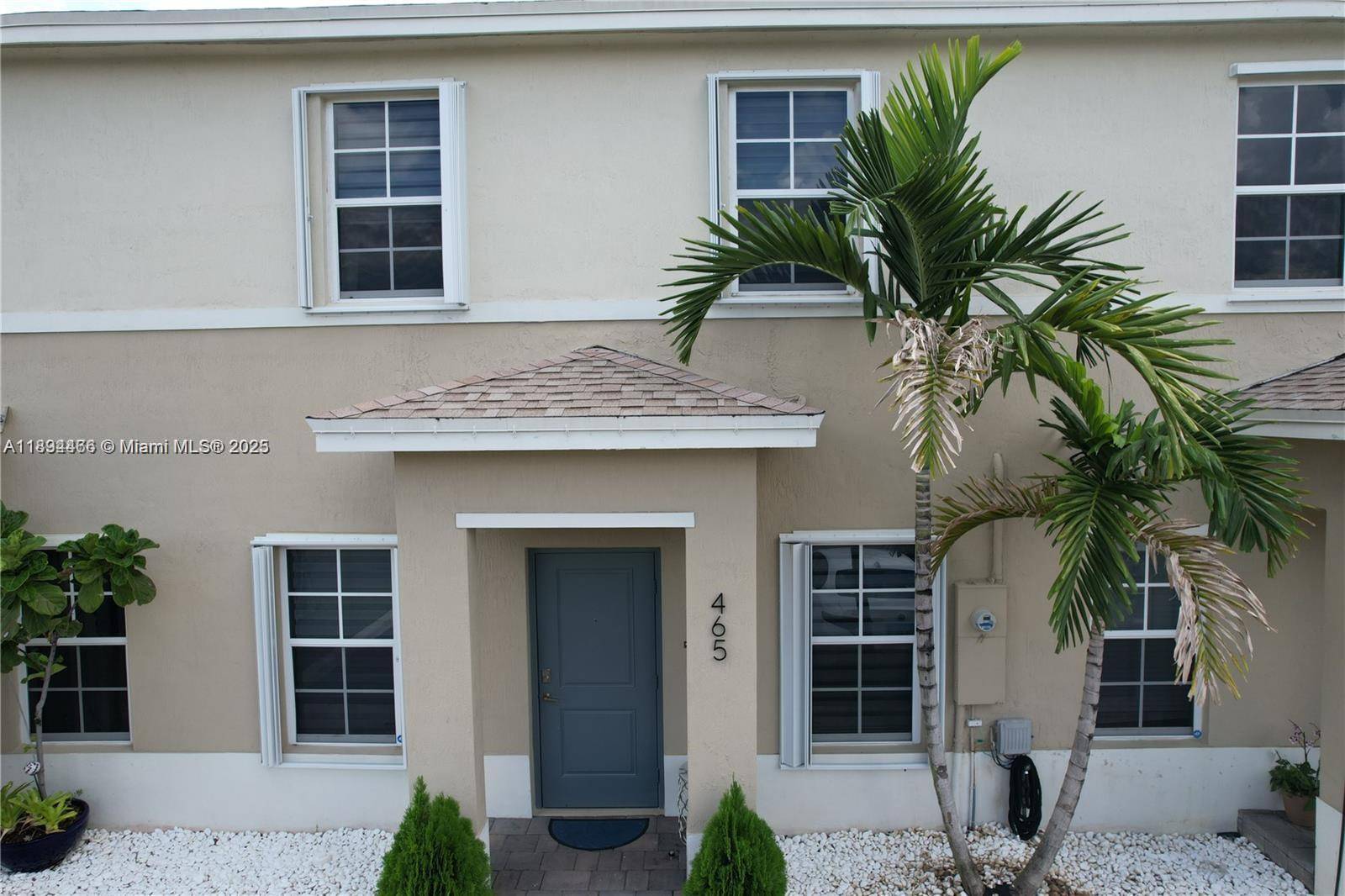 Discover modern living in the sought after Keys Pointe community with this beautiful 3 bedroom, 2.
