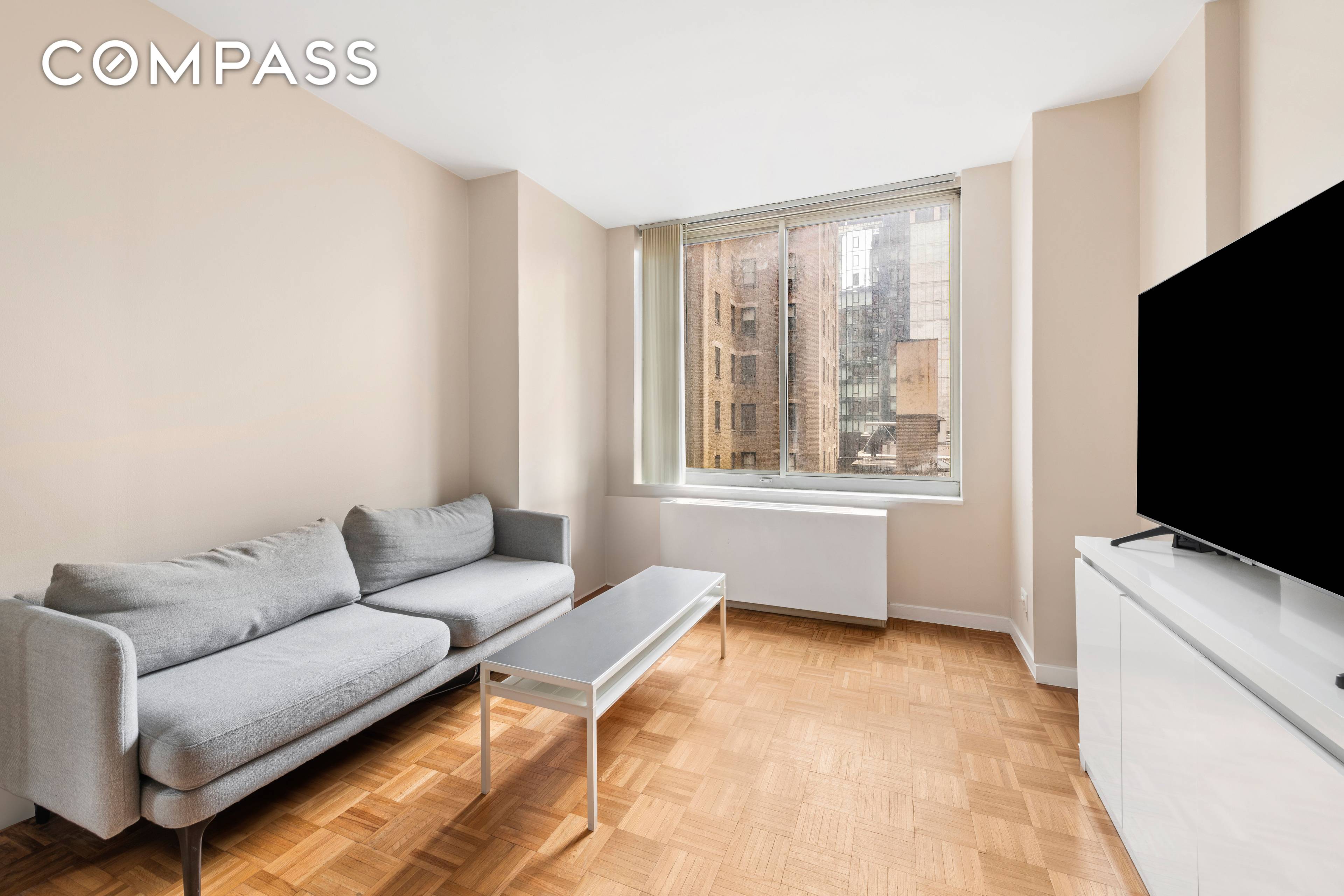 Spacious Junior One Bedroom at The Cosmopolitan Condominium Perched on the 12th floor of the highly sought after Cosmopolitan Condominium, this bright and quiet junior one bedroom offers a fantastic ...