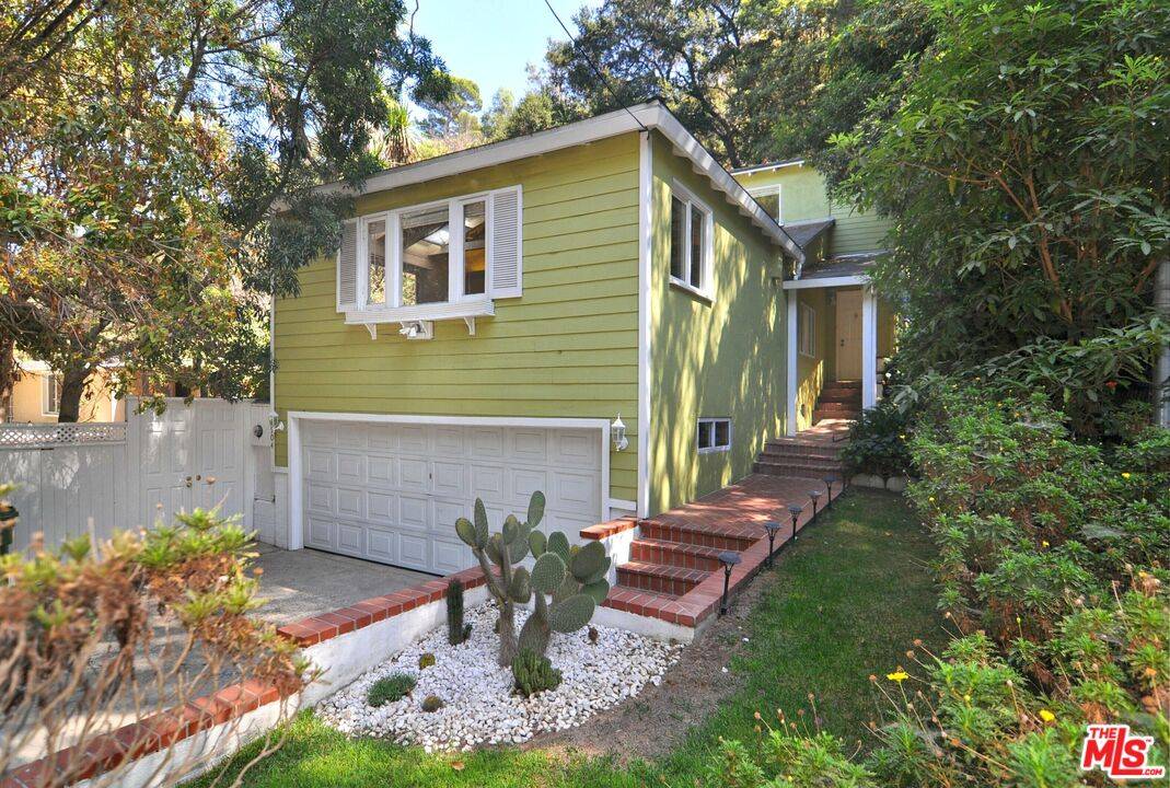 8904   Wonderland Ave 2BR Hollywood Hills East La