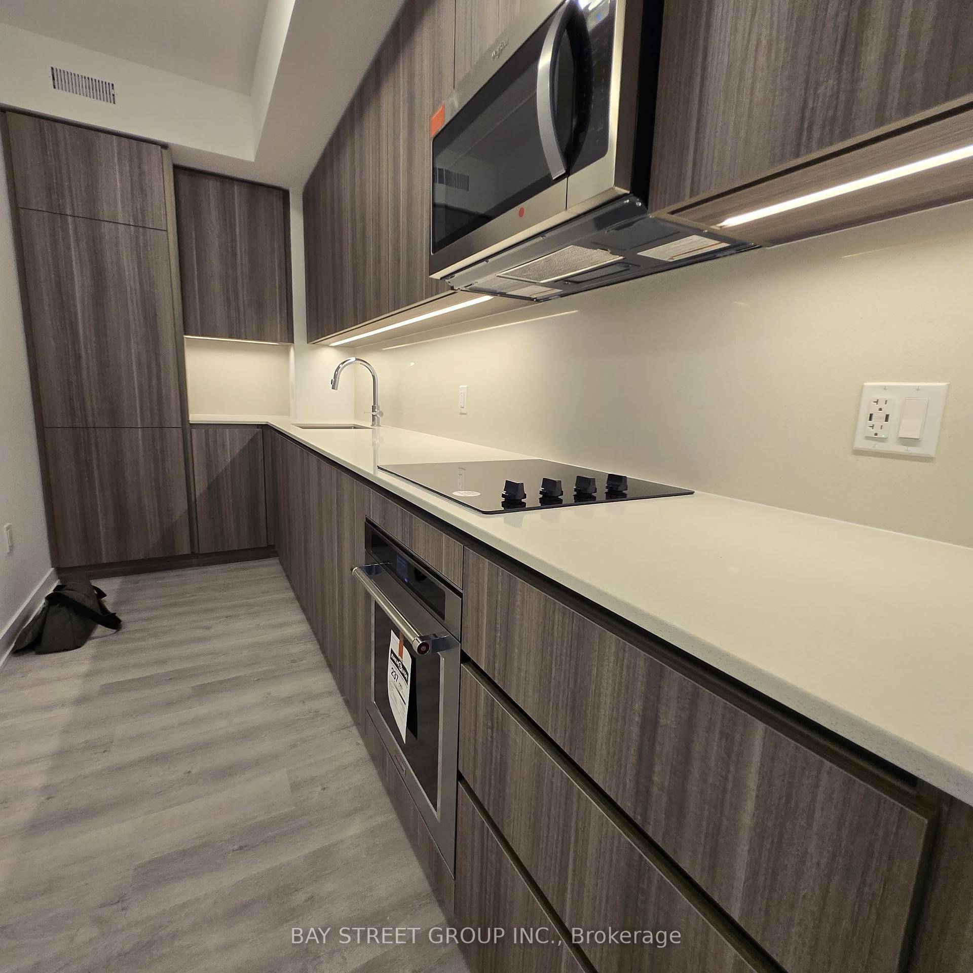 Experience modern waterfront living in this brand new 2 bedroom, 2 bathroom unit at the prestigious Empire Quay House Condos.