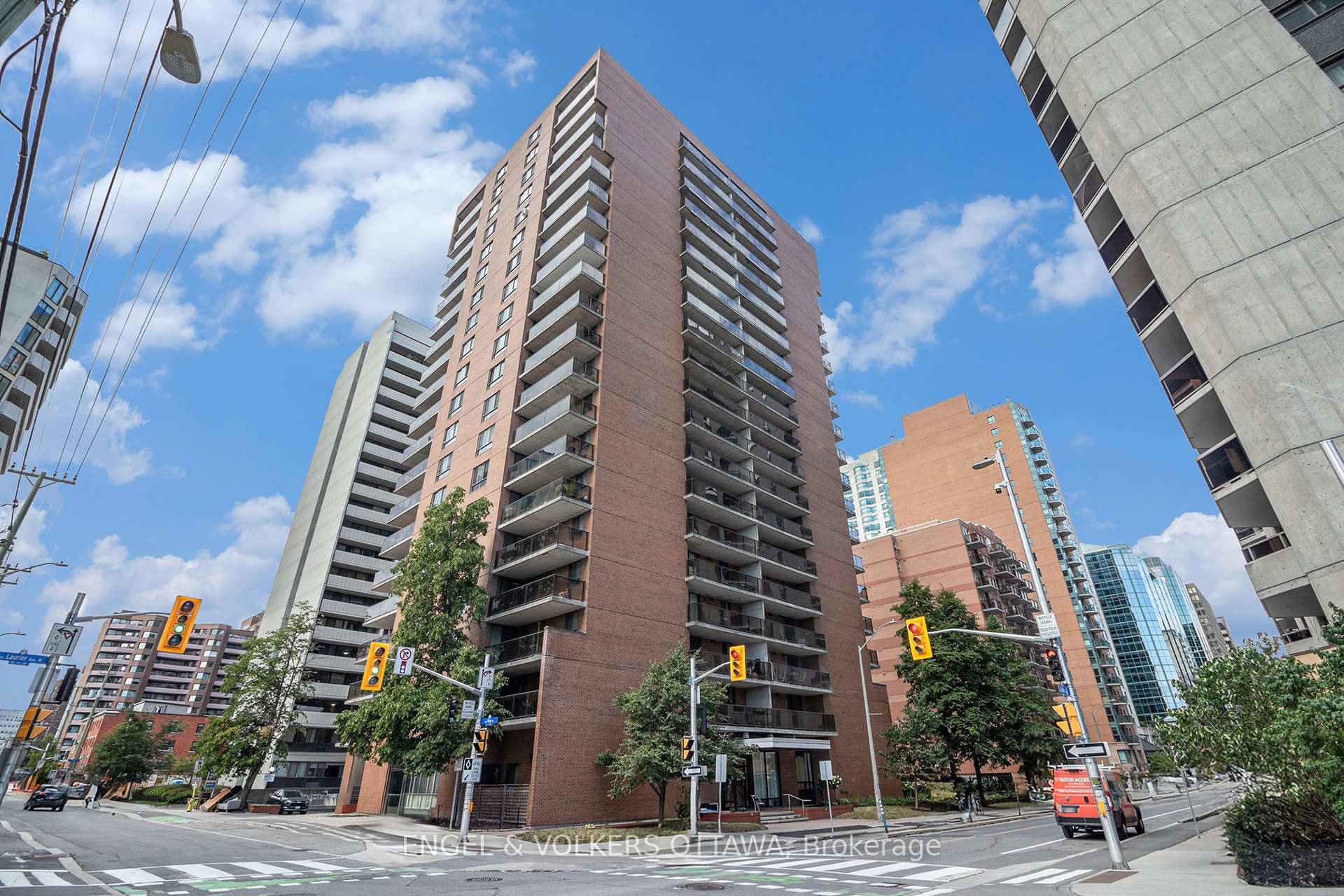 Stylish. Turnkey. Downtown Views.