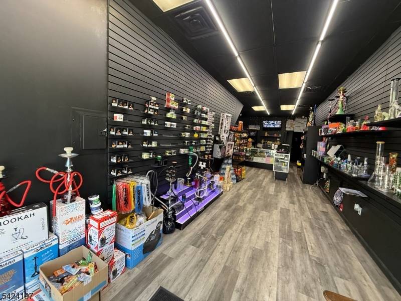 Excellent opportunity to own a well located smoke shop in the heart of Newark !