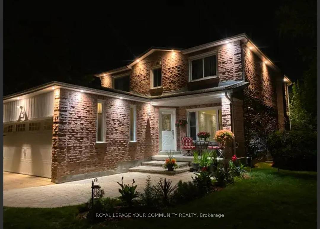 Beautifully Maintained Fully Furnished 2 Bedroom Basement Apartment in the Heart of Richmond Hill !