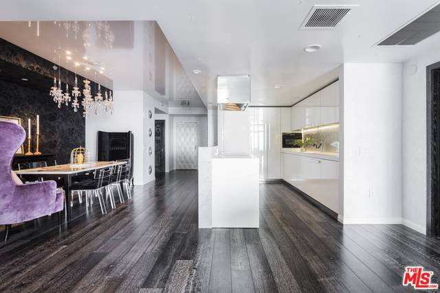 13650  MARINA POINTE DR LA