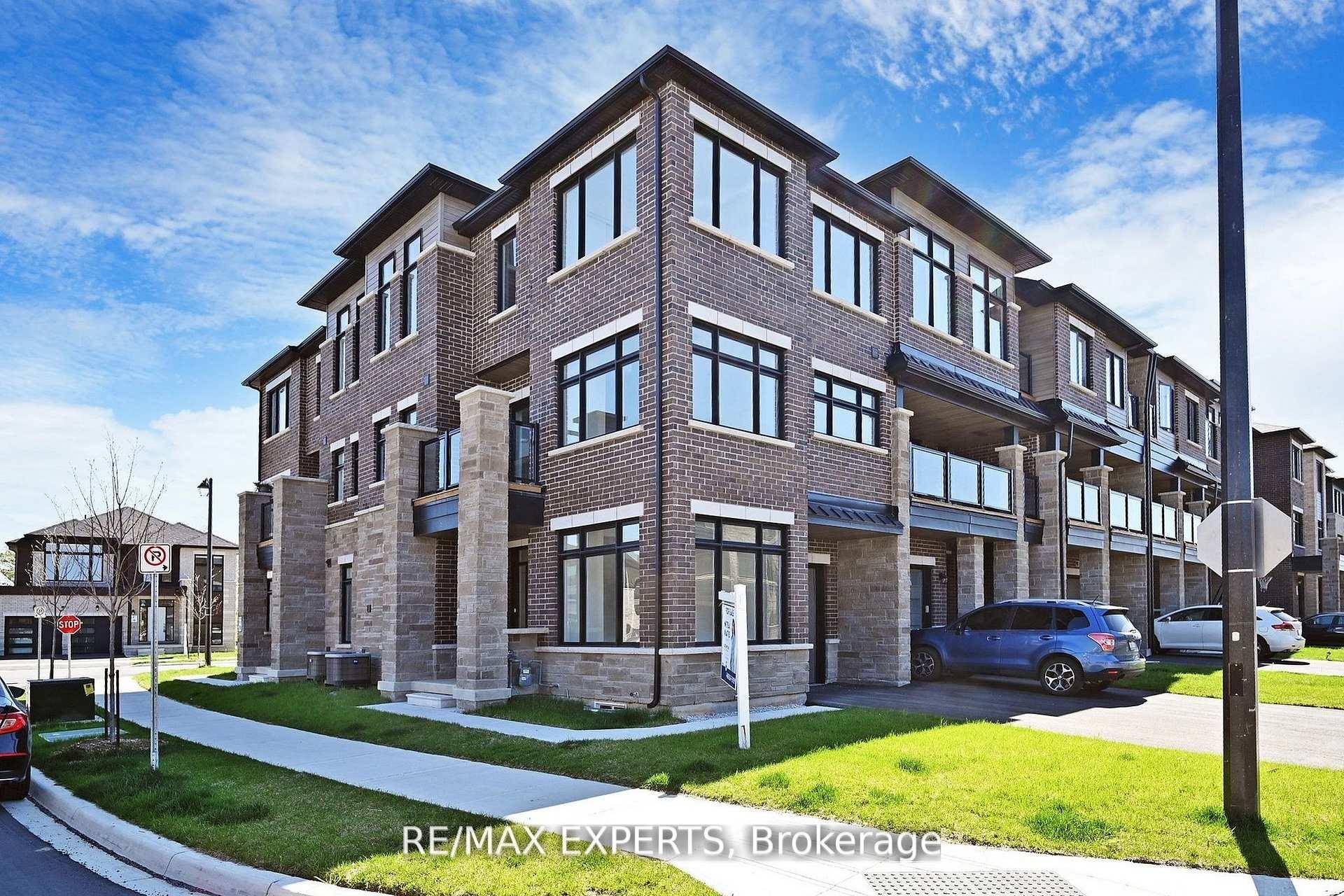 This Modern Luxury townhome offers all you need in the Heart of Milton !