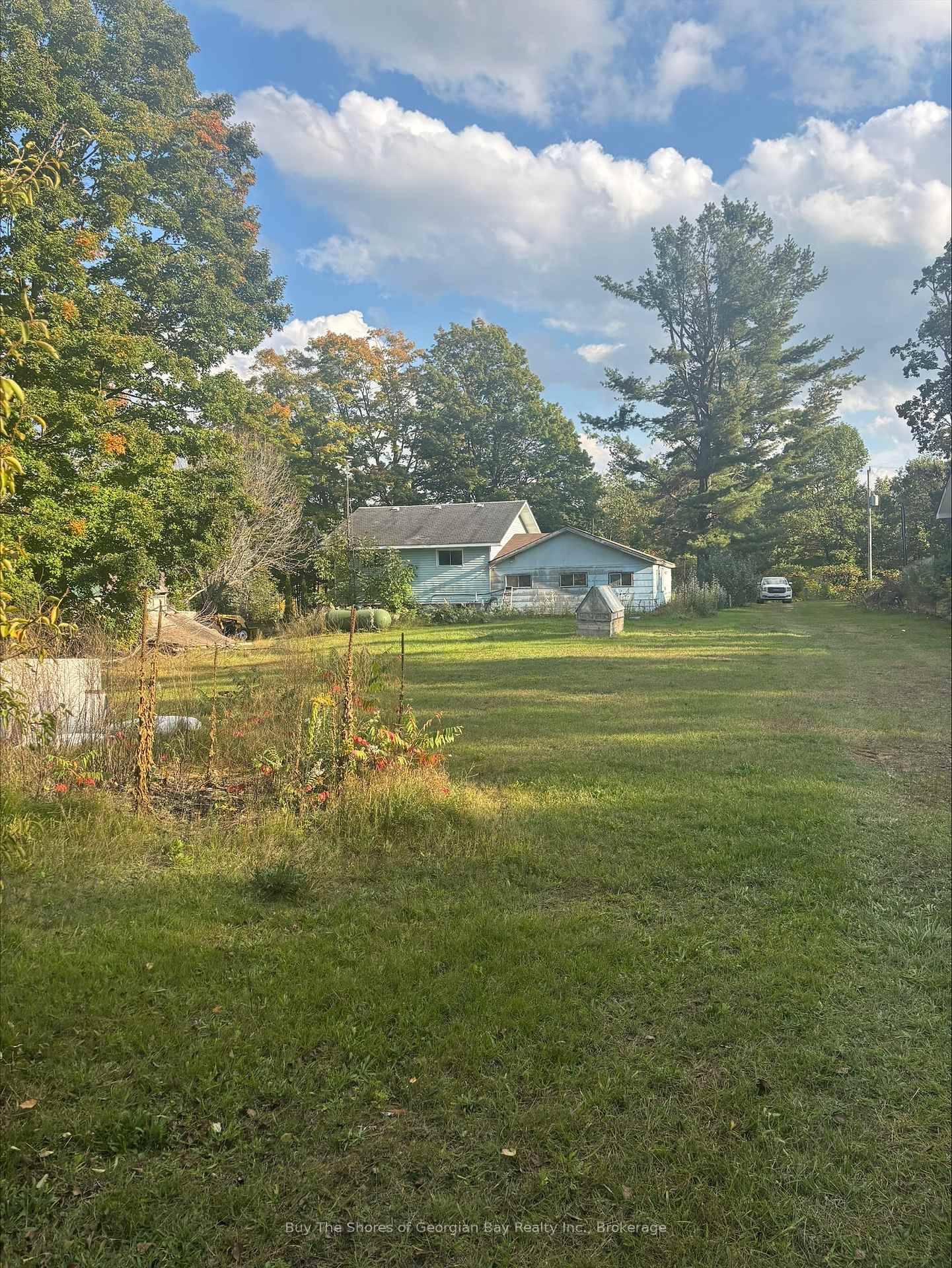 Large, 4 bedroom house on over 4 acres close to everything but tucked away on a dead end court in a beautiful country setting.