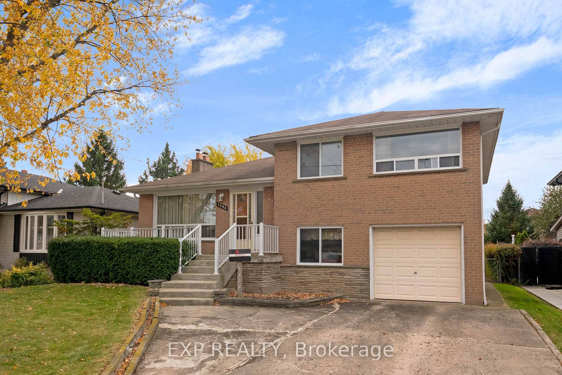 Spacious five bedroom side split in the heart of Lakeview.