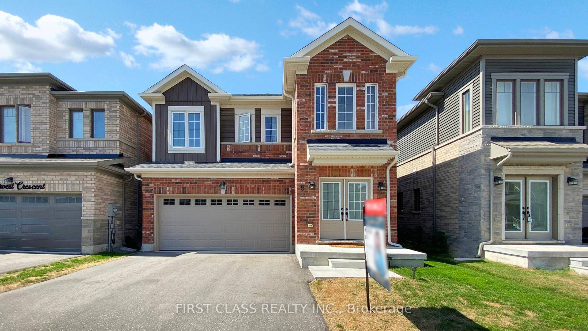 Welcome to this elegant 2, 550 sq.