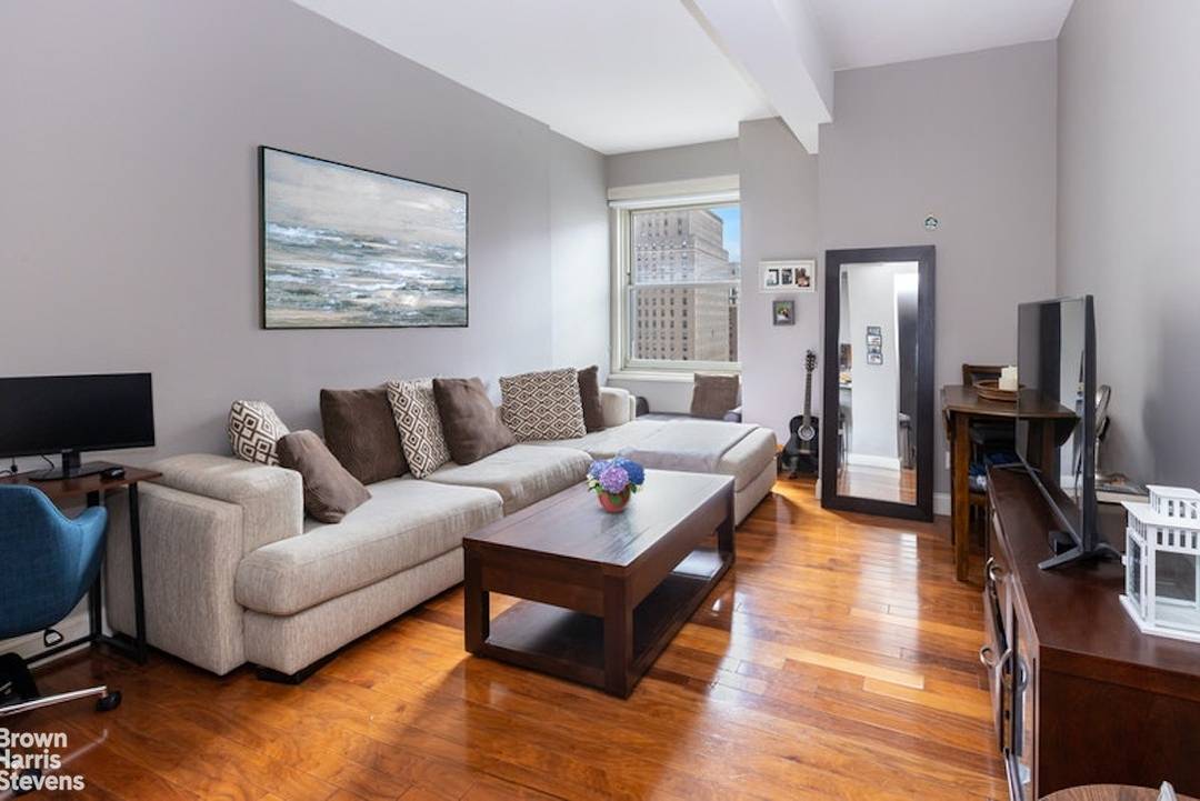 This extraordinary and stunning studio apartment features southern exposure, beautiful light and views of the New York Harbor, Verrazano Bridge and Governors Island.