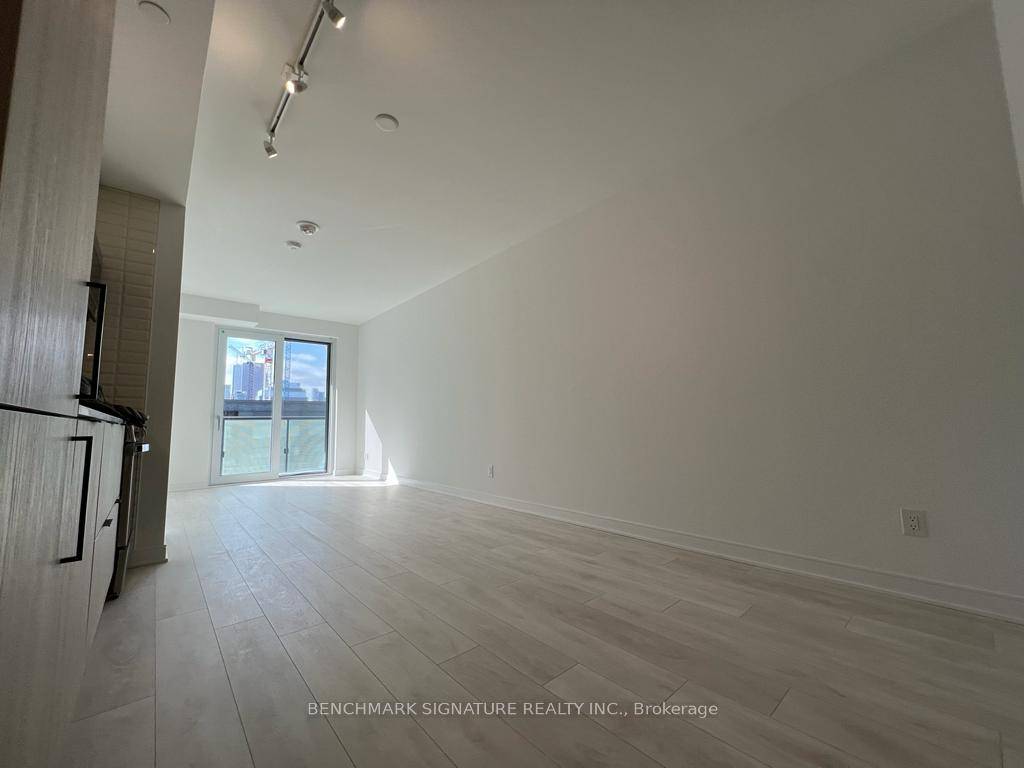 Welcome To The Vibrant Canary District !