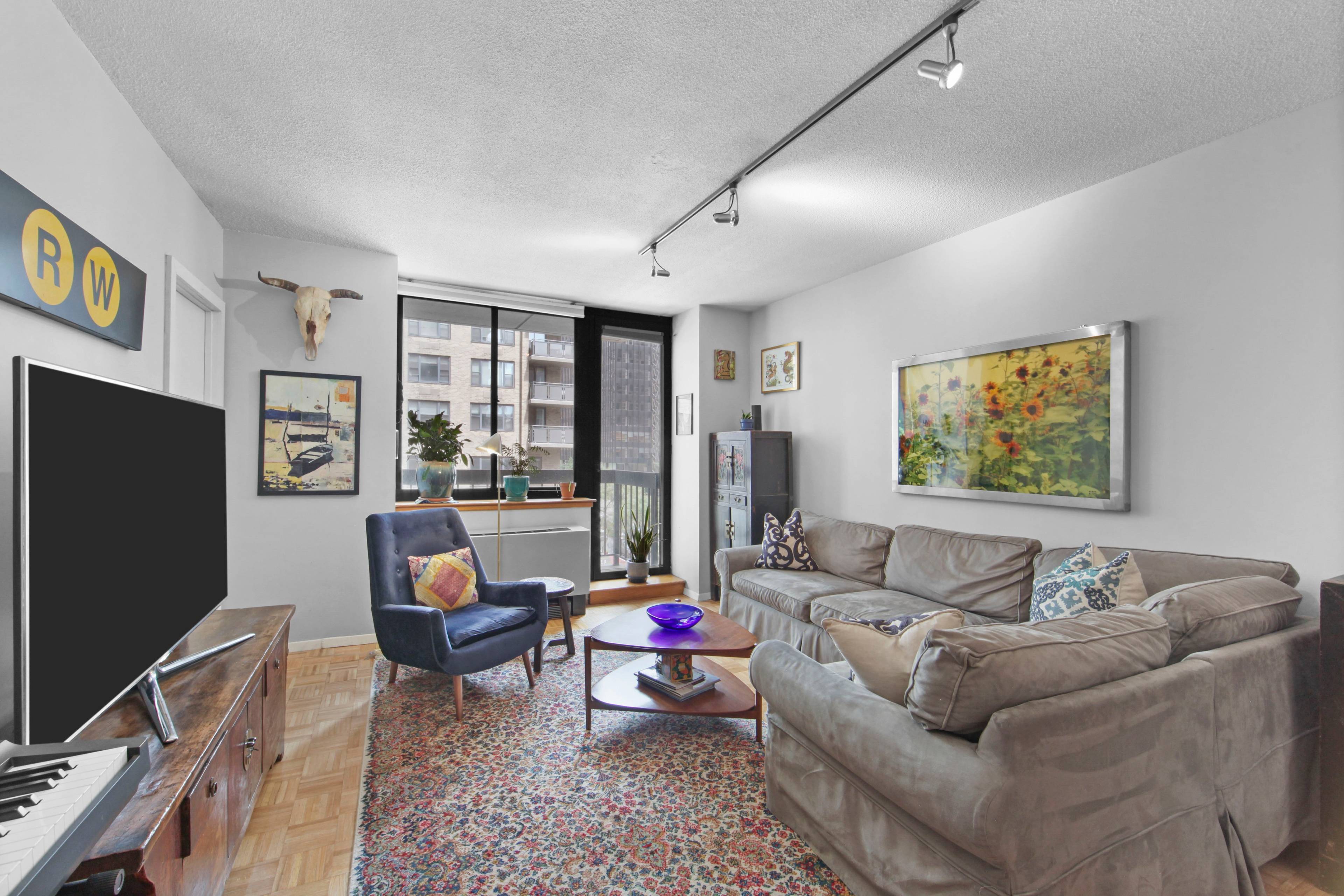 Tenant in place. Occupancy date October 1st.