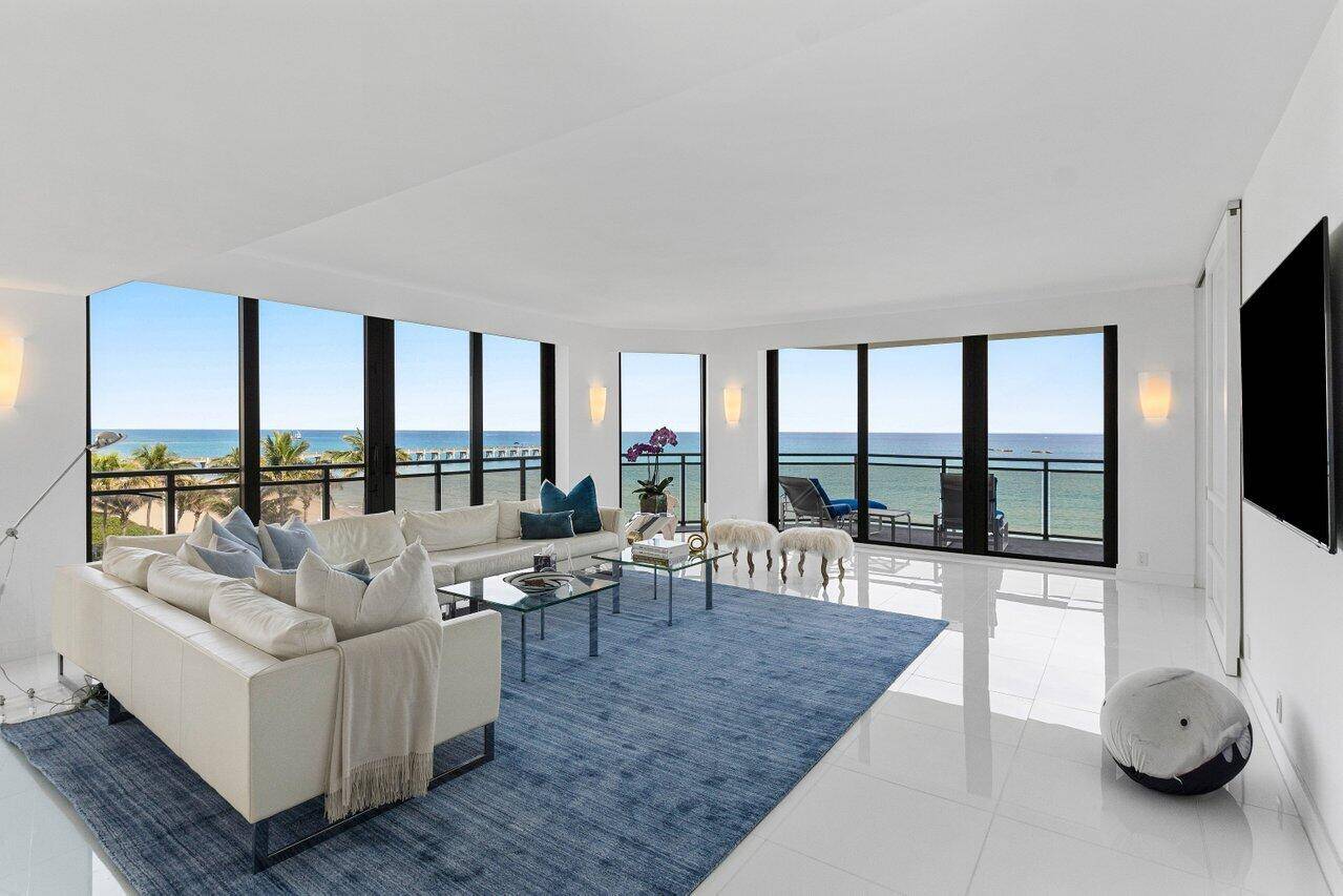 Magnificent Direct Oceanfront Corner 2 Bedroom 2.