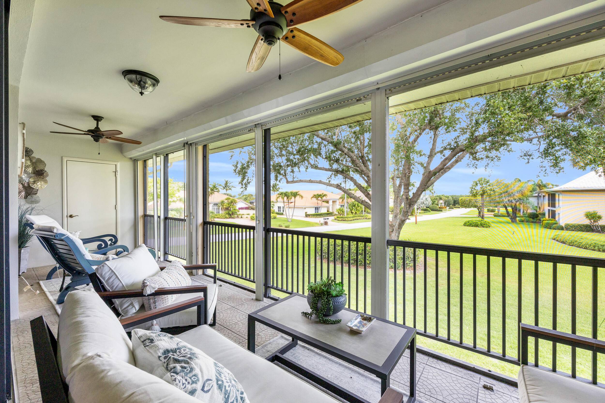 Second story 3 bedroom, 2 bath condo in Turtle Creek !